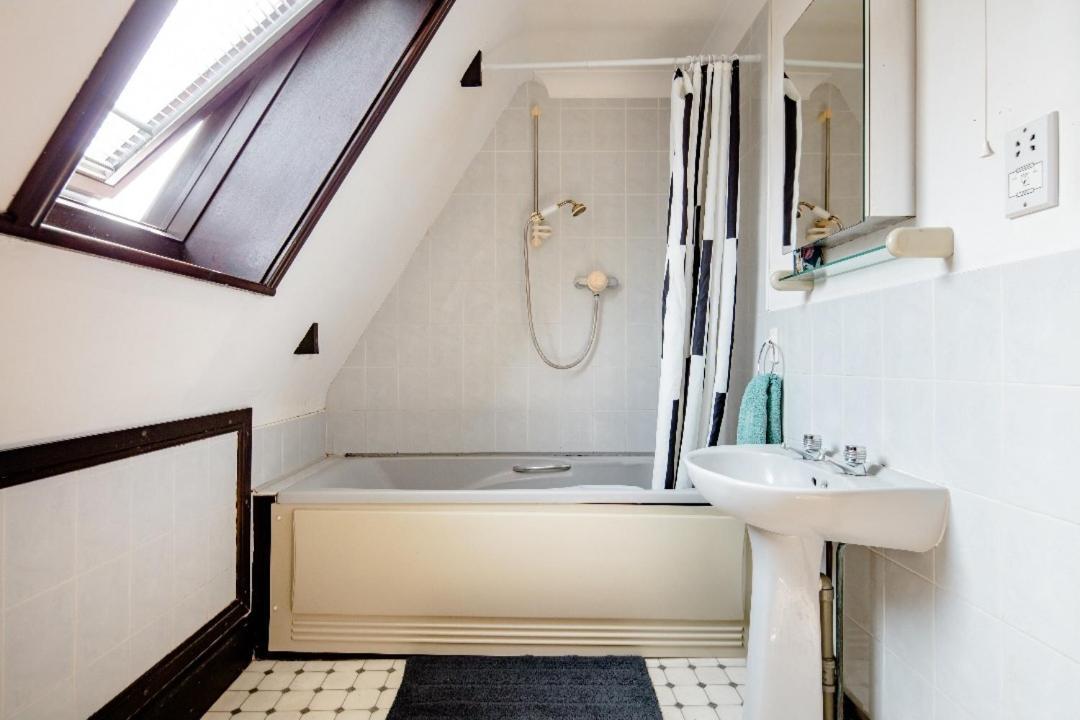 Double Room 2 Mins From Station Belvedere Exterior photo